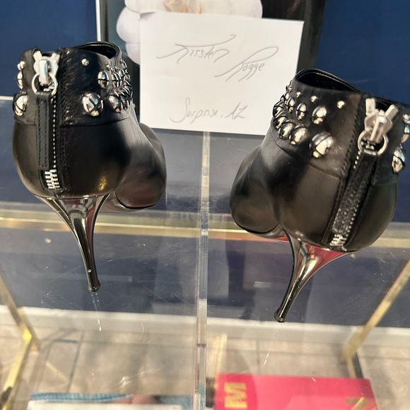 Giuseppe Zanotti sz38 booties - Picture 2 of 4